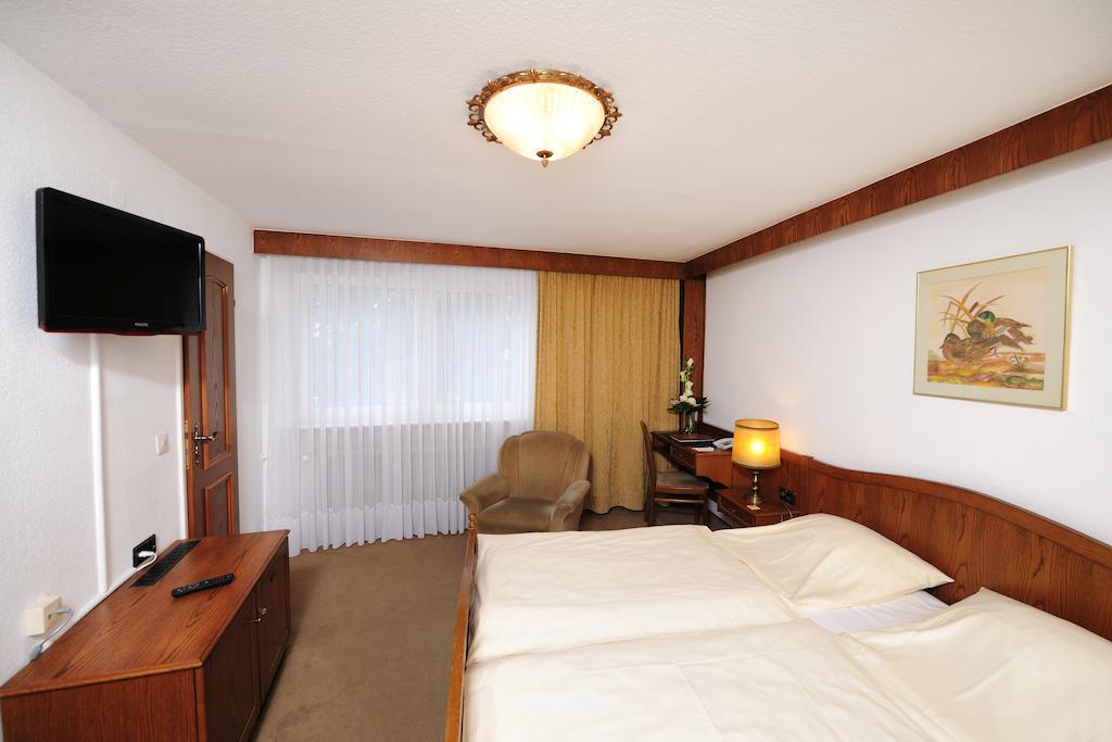 Hotel Alte Post Garni Гинсхайм-Густавсбург Стая снимка